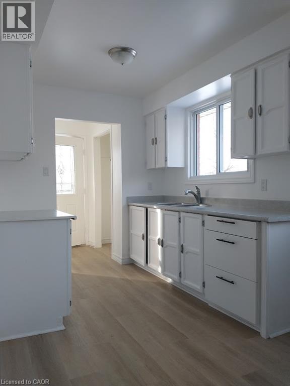 71 NICKOLAS Crescent thumbnail 3