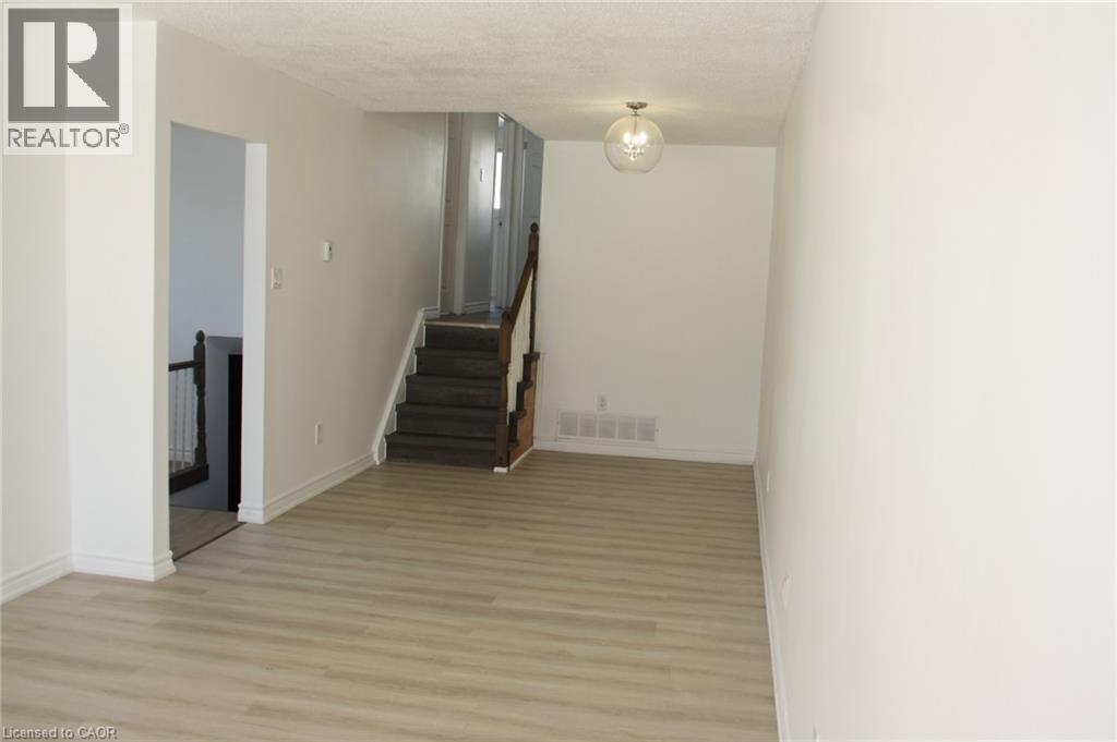 71 NICKOLAS Crescent thumbnail 7