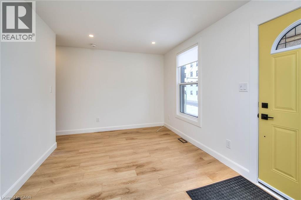 2 ESSON Street thumbnail 11