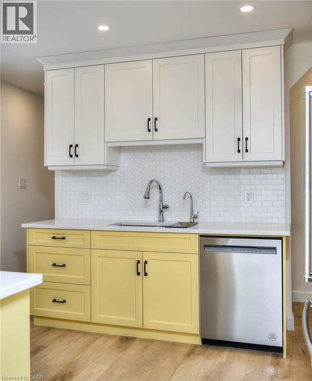 2 ESSON Street thumbnail 19