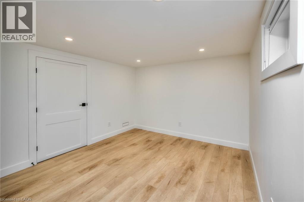 2 ESSON Street thumbnail 31