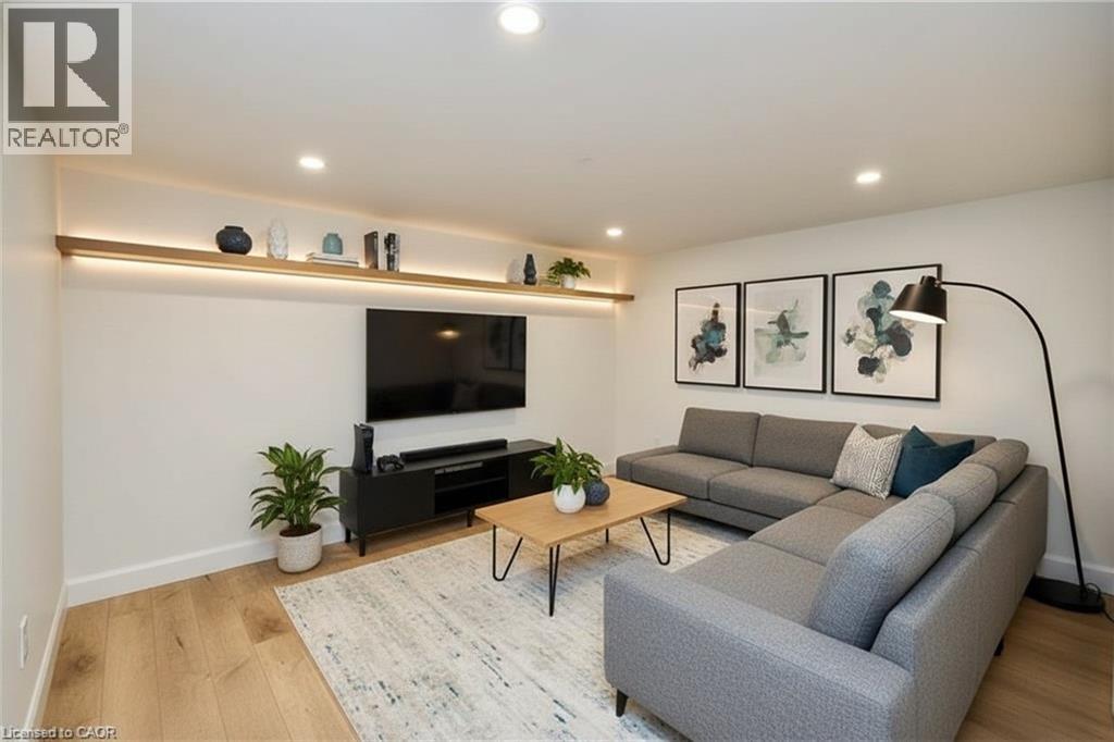 2 ESSON Street thumbnail 35