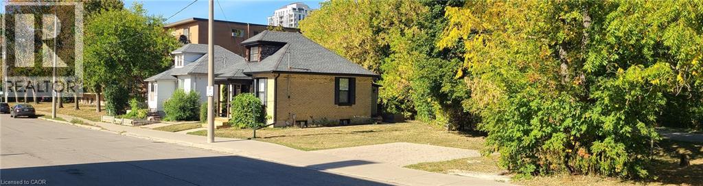 2 ESSON Street thumbnail 4