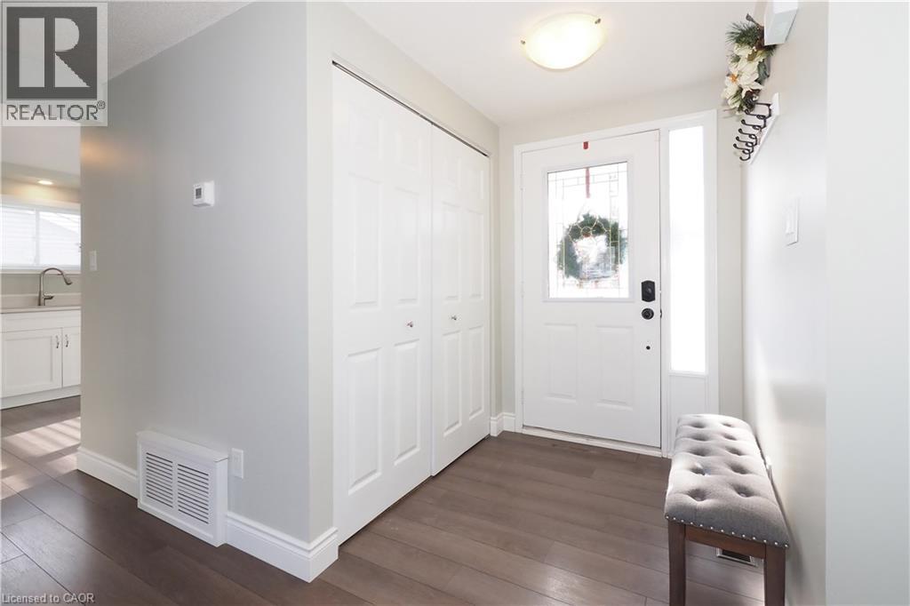 20 FIELDSTONE Walk thumbnail 3