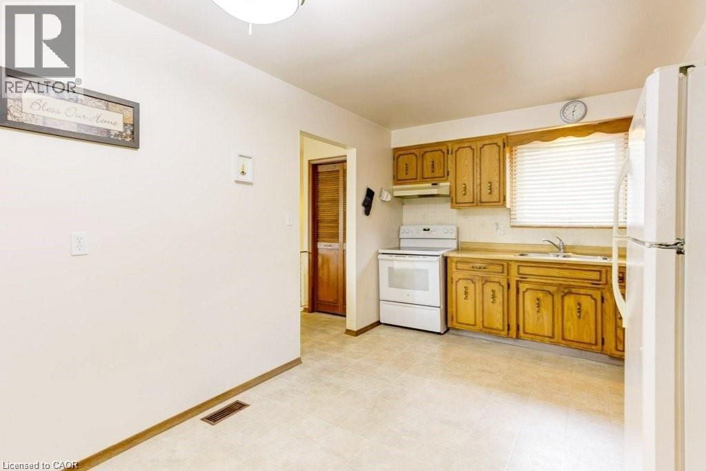 582 SKYLARK Road thumbnail 11