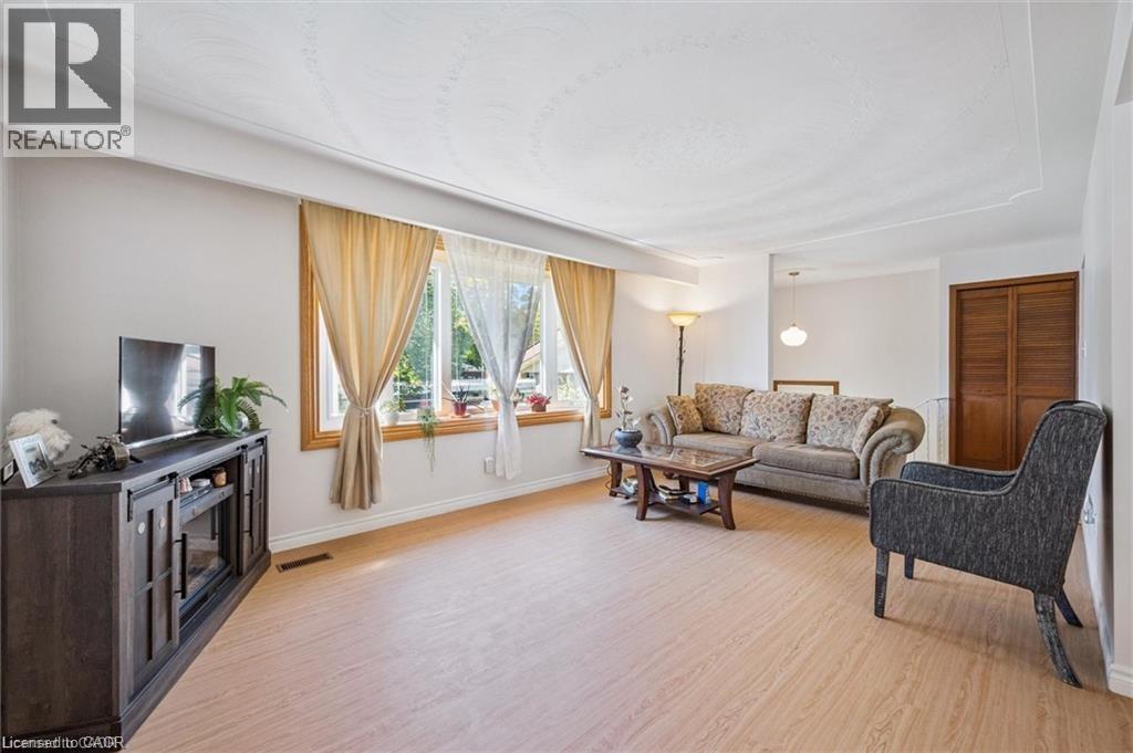 582 SKYLARK Road thumbnail 8