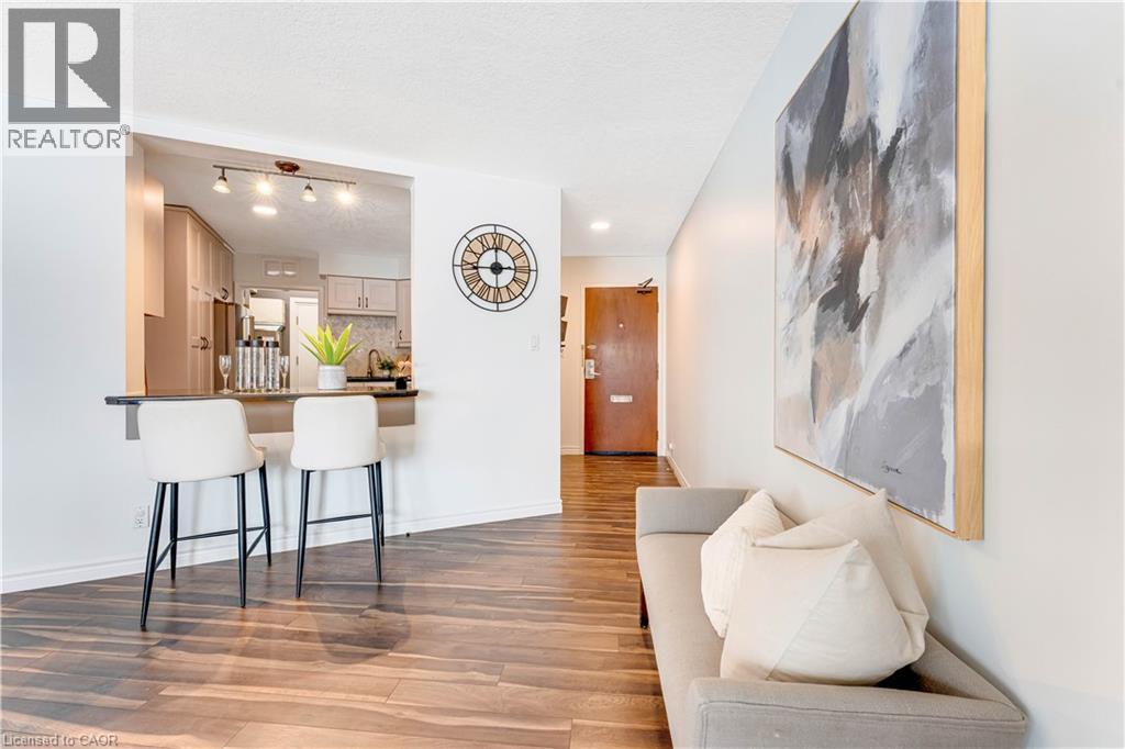 250 GLENRIDGE Drive Unit# 102 thumbnail 15