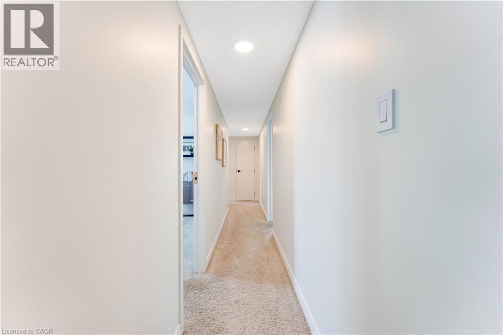 250 GLENRIDGE Drive Unit# 102 thumbnail 19