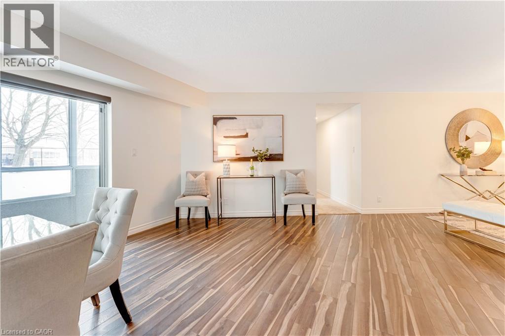 250 GLENRIDGE Drive Unit# 102 thumbnail 33