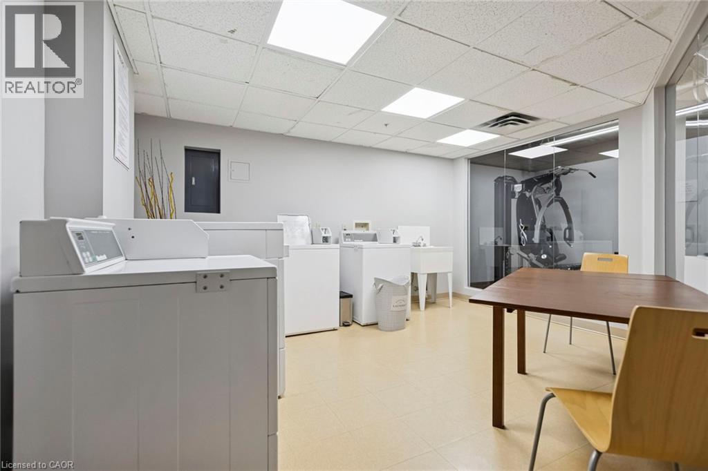 250 GLENRIDGE Drive Unit# 102 thumbnail 38