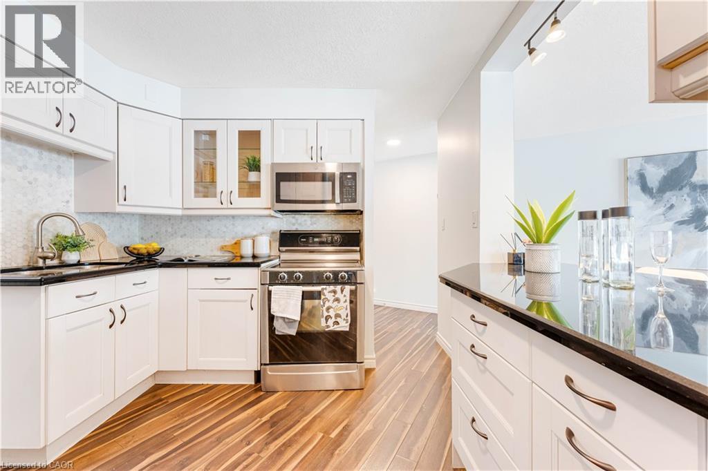 250 GLENRIDGE Drive Unit# 102 thumbnail 5