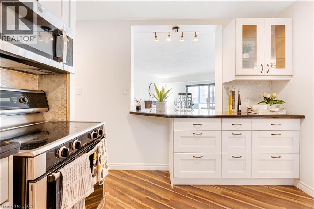 250 GLENRIDGE Drive Unit# 102 thumbnail 6