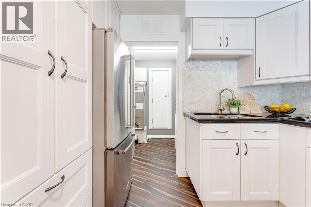 250 GLENRIDGE Drive Unit# 102 thumbnail 7