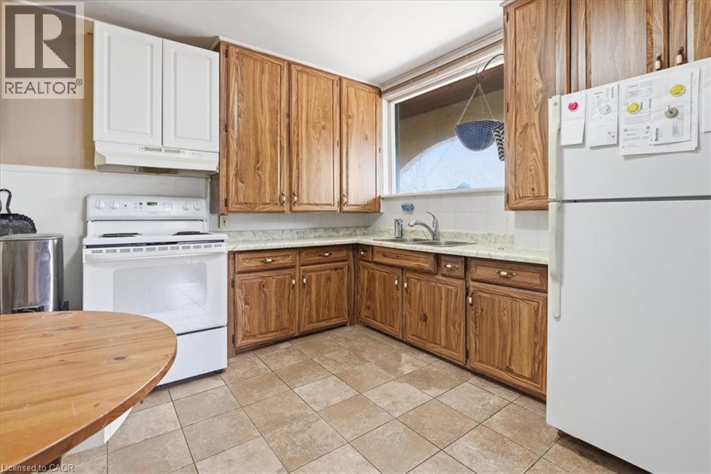 31 BINGEMAN Street thumbnail 14