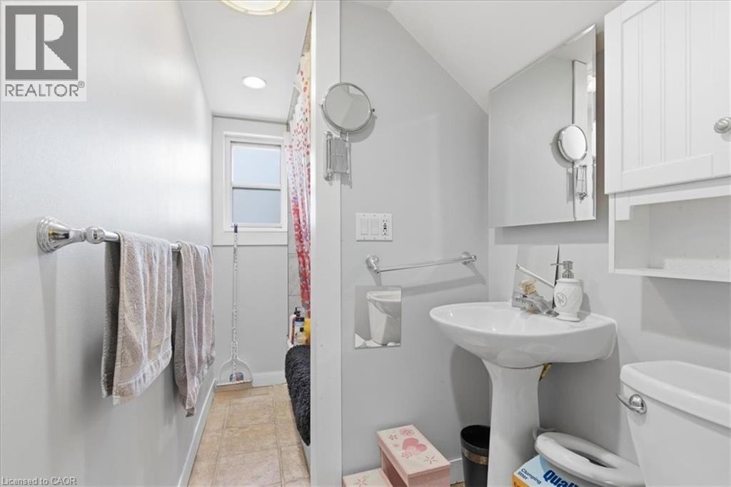 31 BINGEMAN Street thumbnail 33