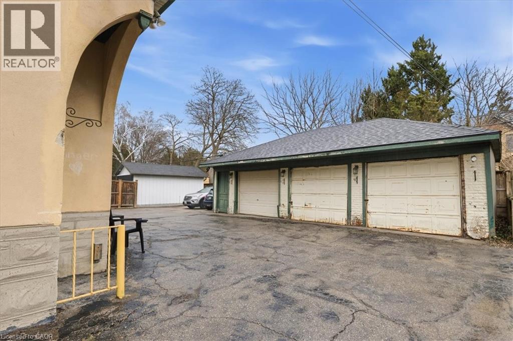 31 BINGEMAN Street thumbnail 2