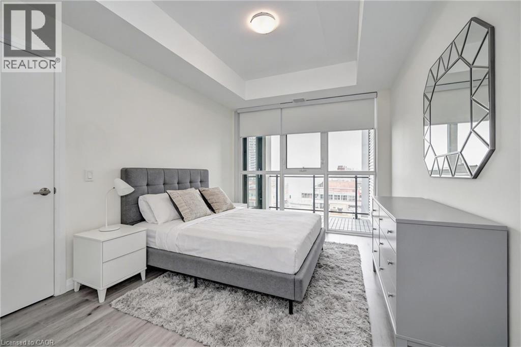 60 CHARLES Street W Unit# 801 thumbnail 11