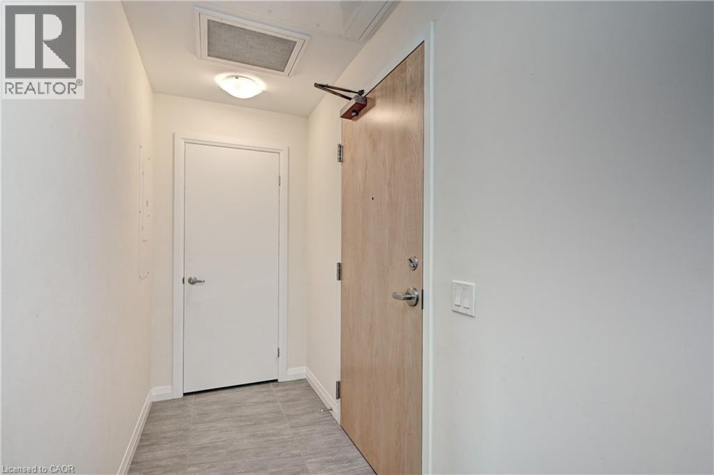 60 CHARLES Street W Unit# 801 thumbnail 4