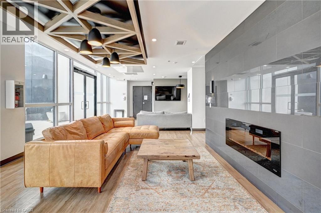 60 CHARLES Street W Unit# 801 thumbnail 32