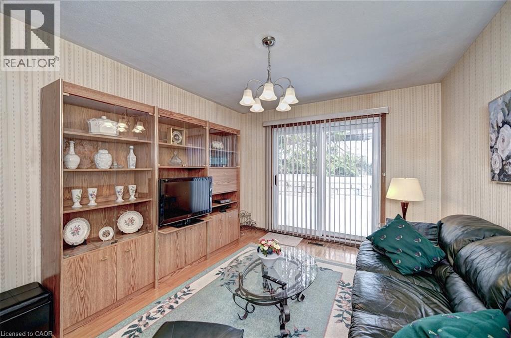 132 FOREST HILL Drive thumbnail 20