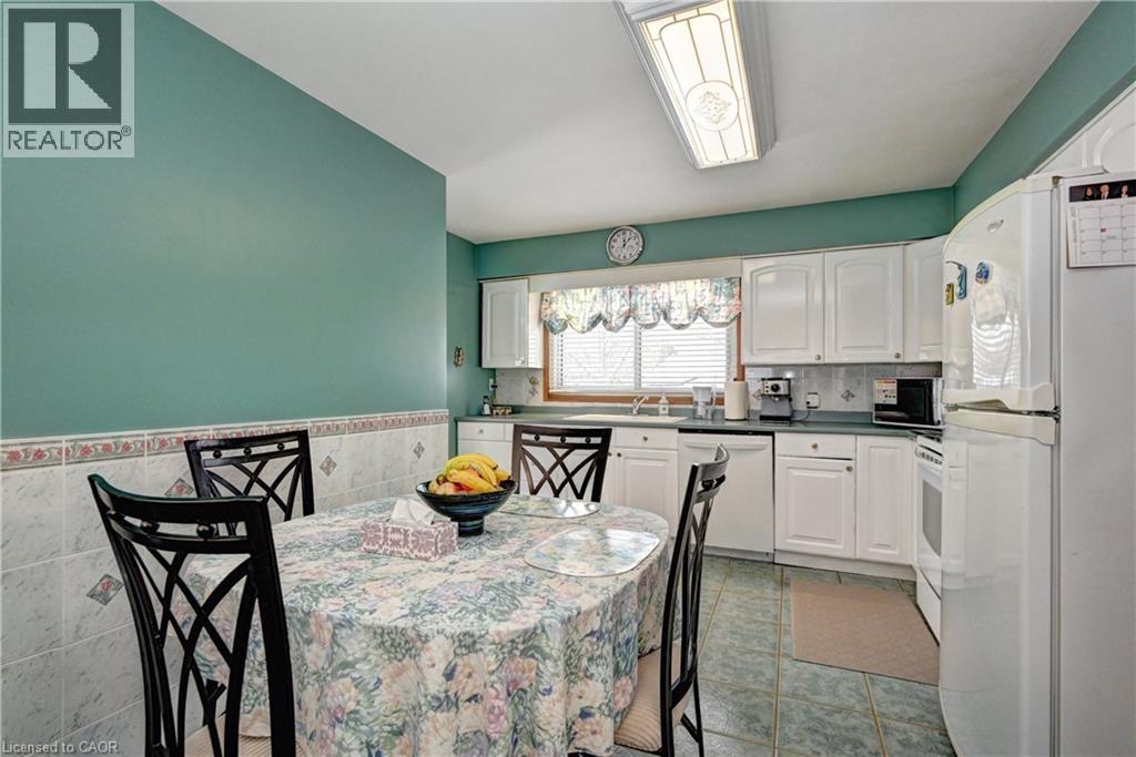 132 FOREST HILL Drive thumbnail 16