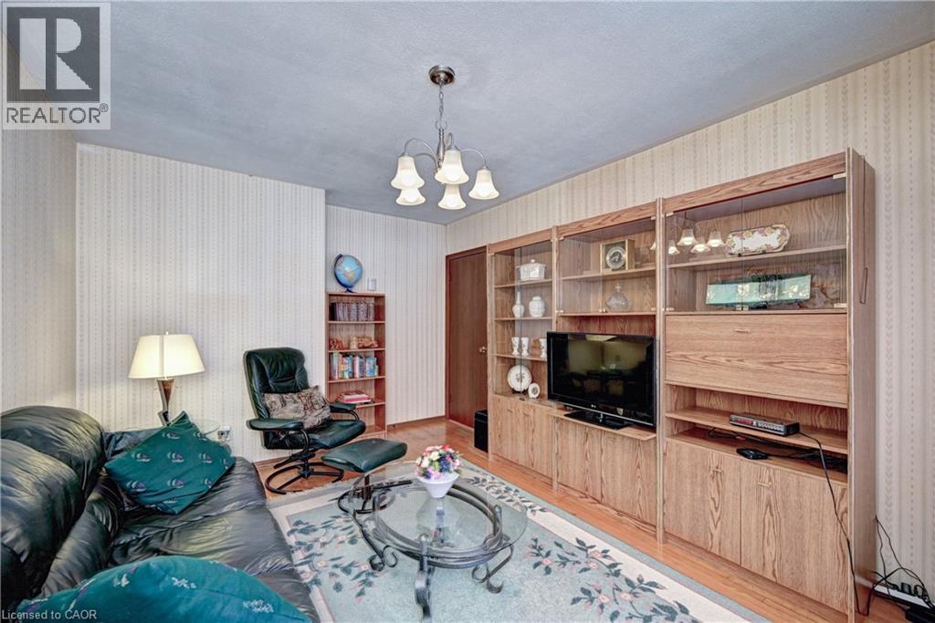 132 FOREST HILL Drive thumbnail 21