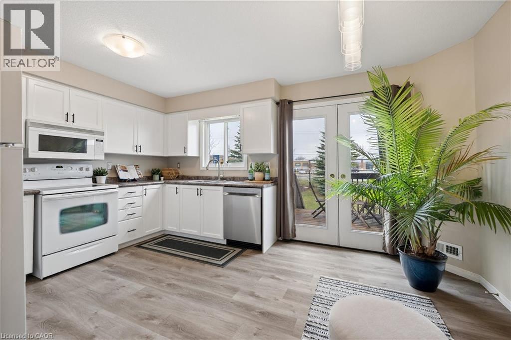 240 WESTMEADOW Drive Unit# 1B thumbnail 11