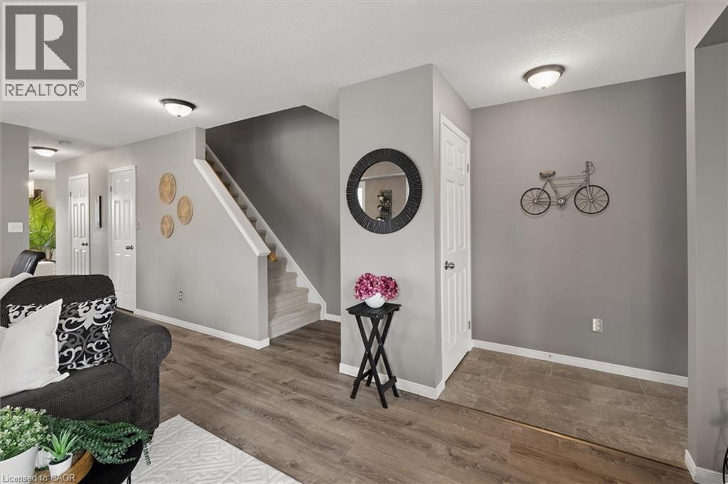 240 WESTMEADOW Drive Unit# 1B thumbnail 5