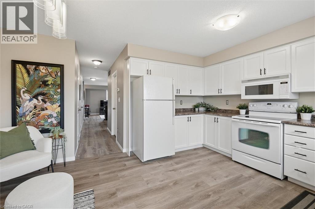 240 WESTMEADOW Drive Unit# 1B thumbnail 15