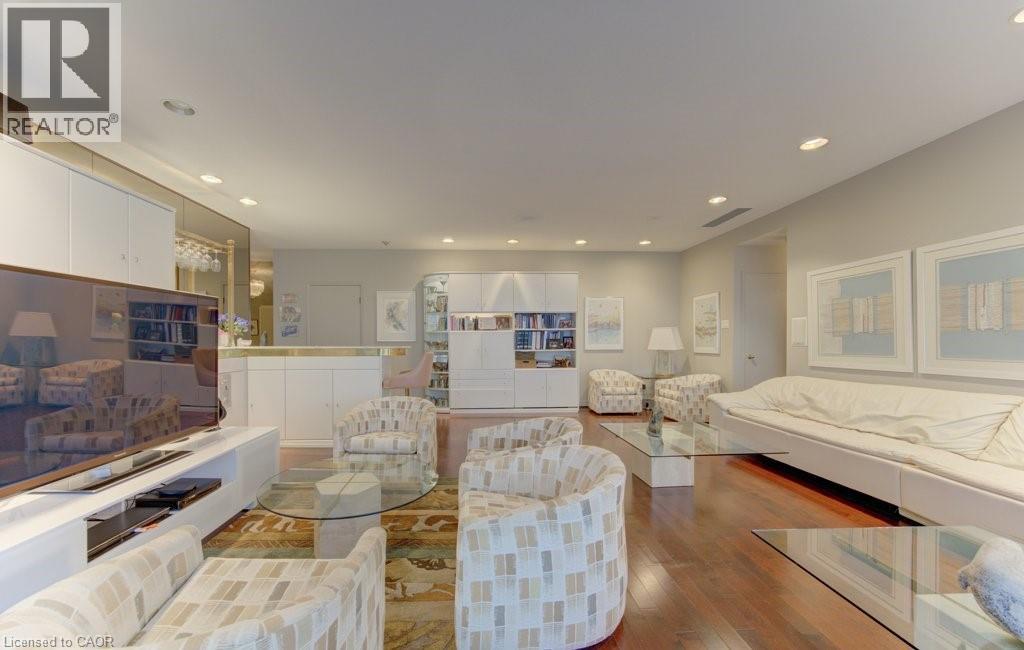 265 WESTCOURT Place Unit# PH9 thumbnail 13