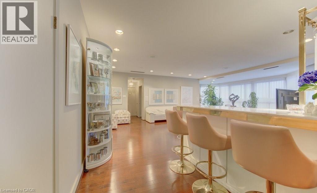 265 WESTCOURT Place Unit# PH9 thumbnail 17