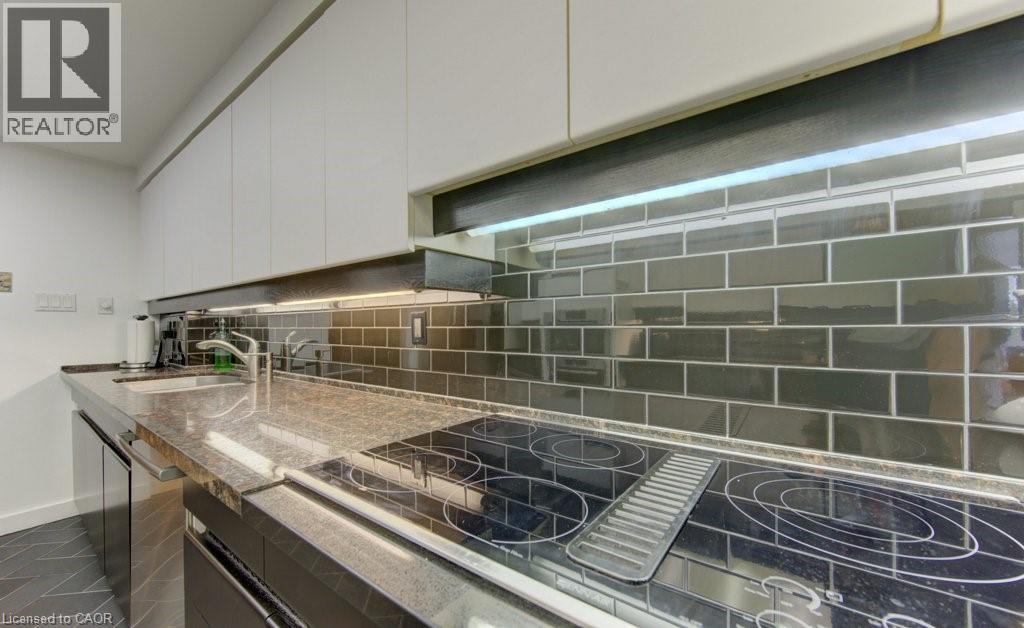 265 WESTCOURT Place Unit# PH9 thumbnail 34