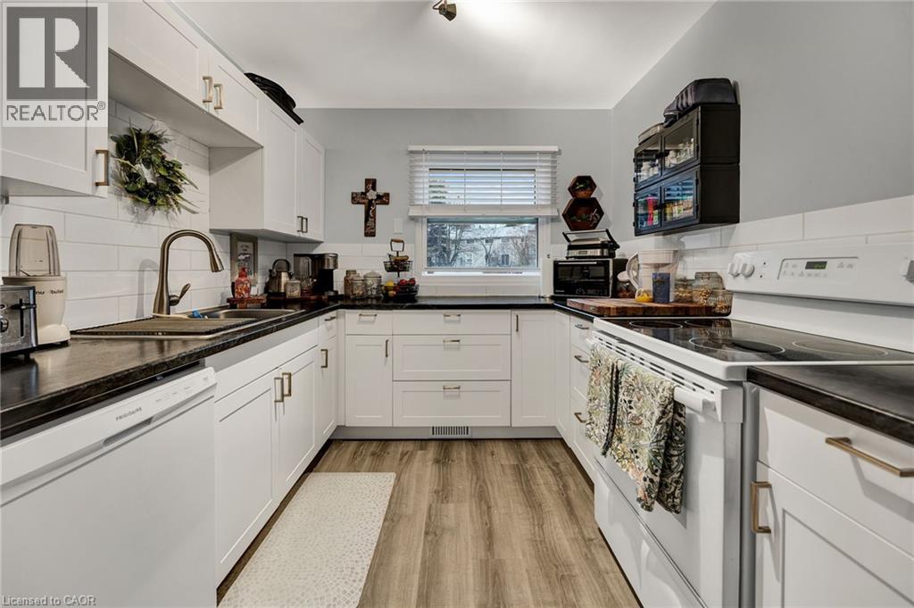 655 ALBERT Street Unit# C thumbnail 2