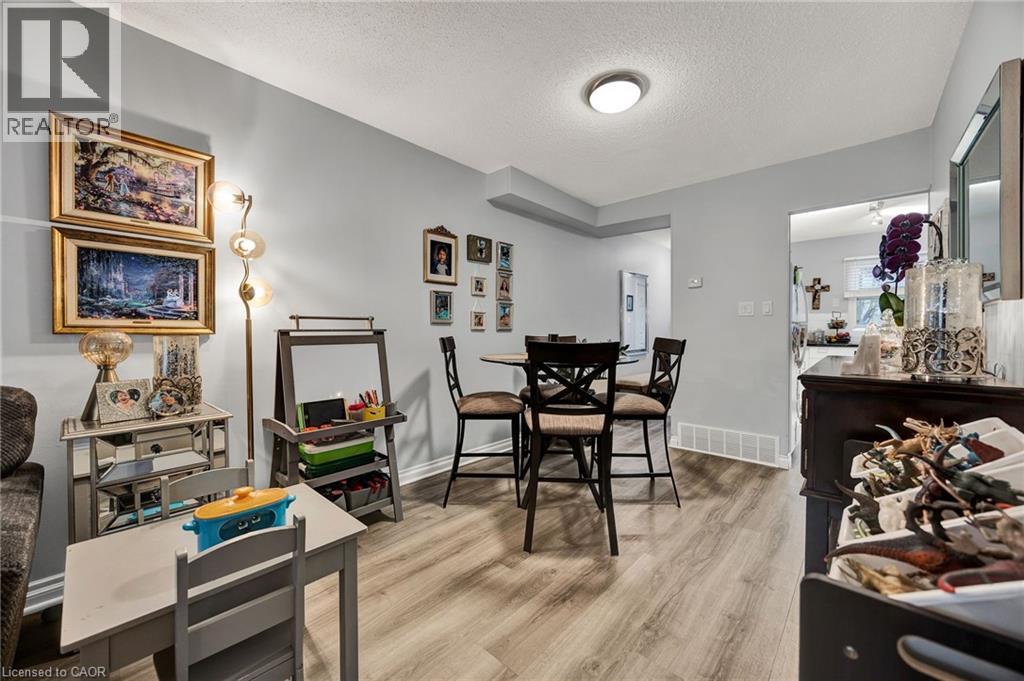 655 ALBERT Street Unit# C thumbnail 6