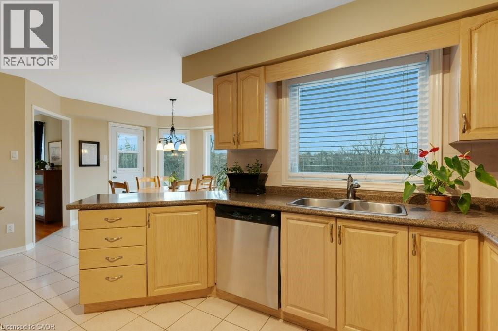 32 KINGFISHER Crescent thumbnail 8