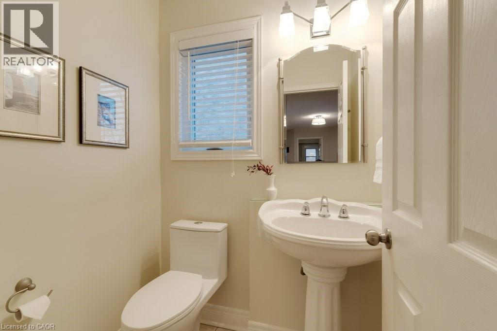 32 KINGFISHER Crescent thumbnail 16