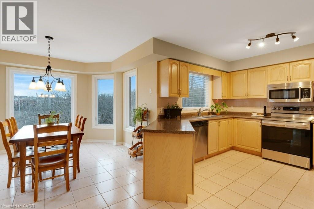 32 KINGFISHER Crescent thumbnail 9