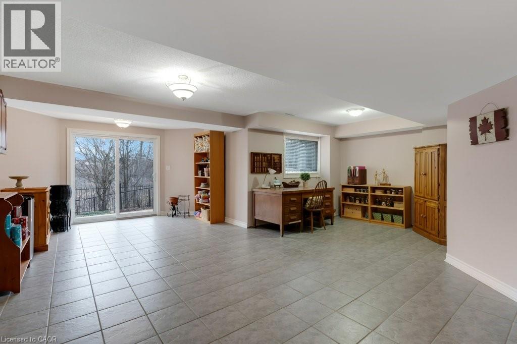 32 KINGFISHER Crescent thumbnail 34