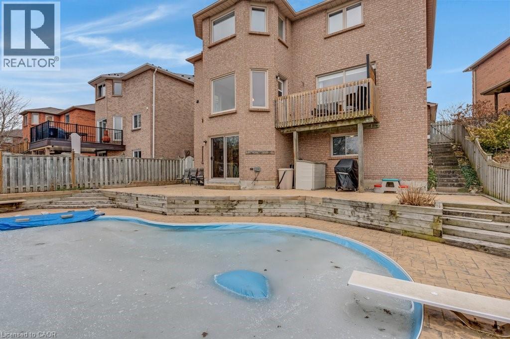 32 KINGFISHER Crescent thumbnail 40