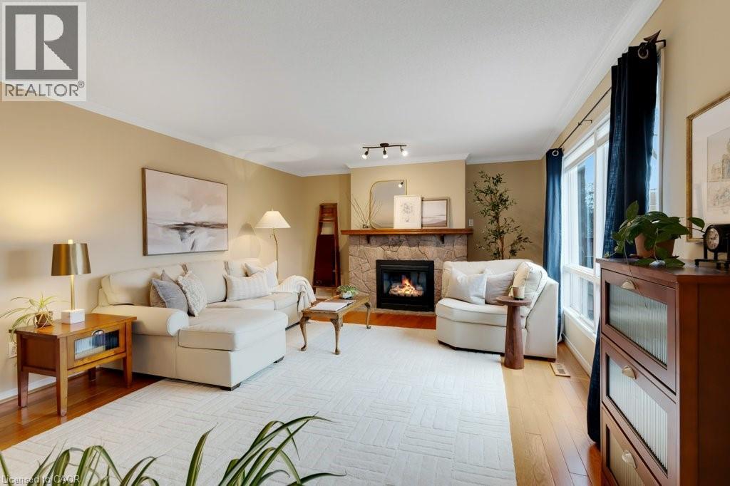 32 KINGFISHER Crescent thumbnail 13