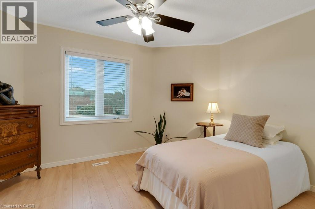 32 KINGFISHER Crescent thumbnail 22