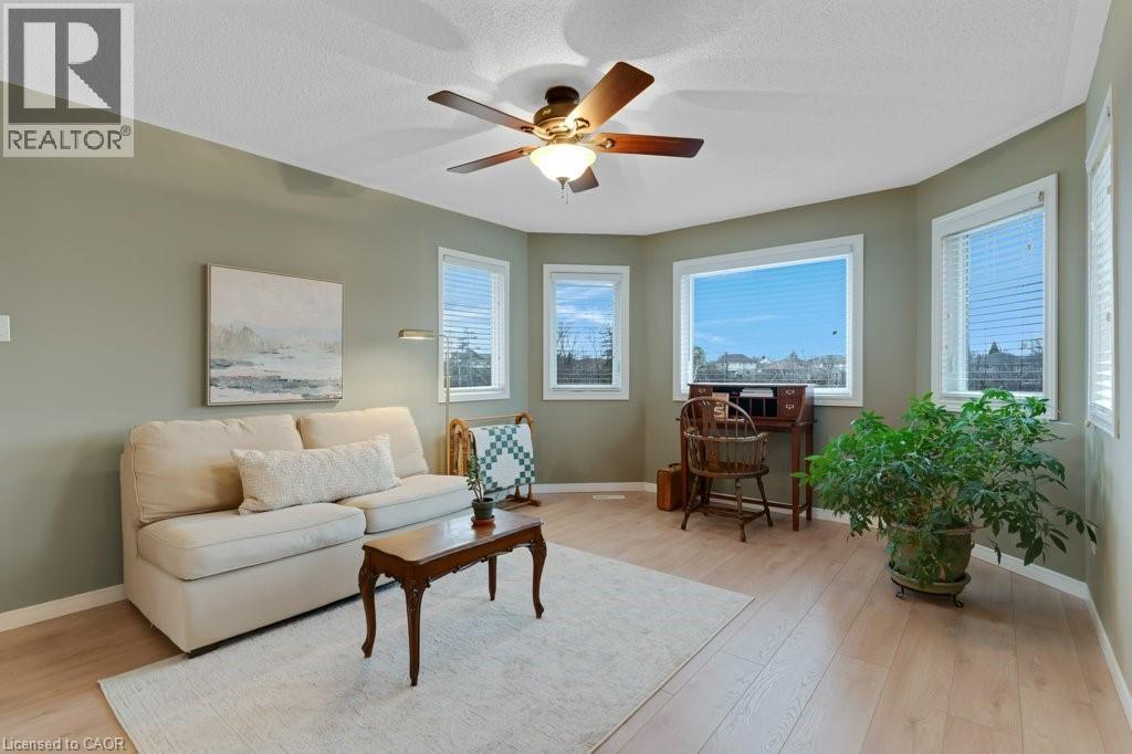 32 KINGFISHER Crescent thumbnail 27