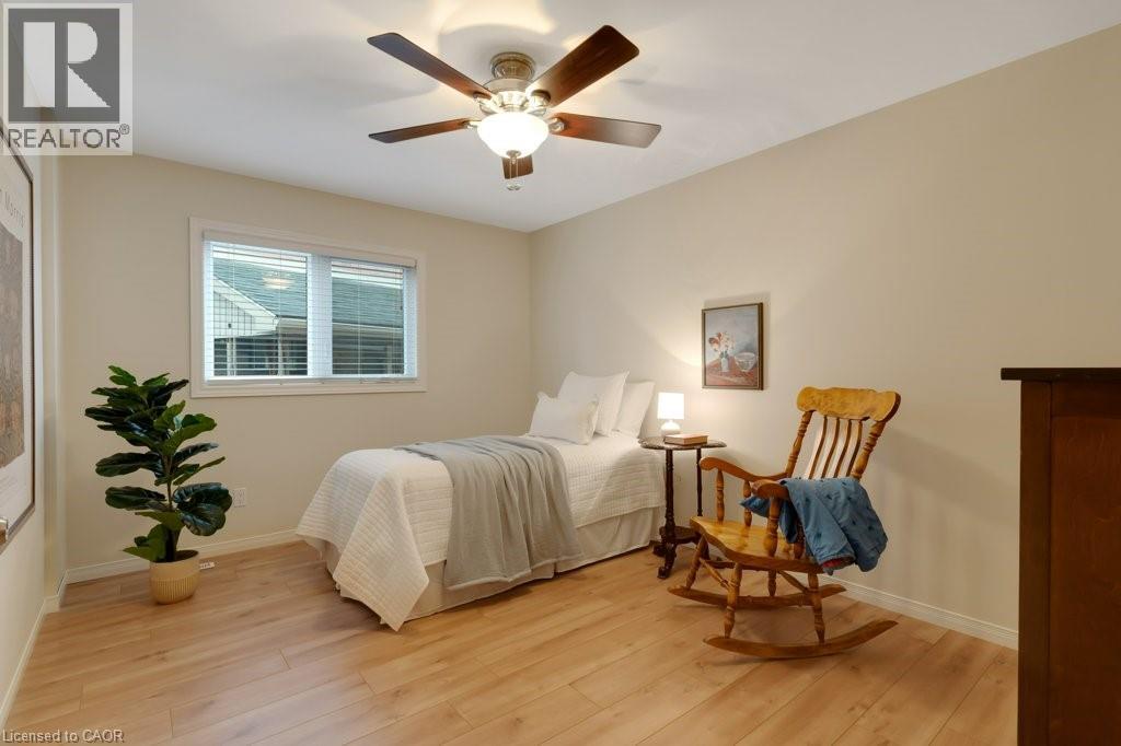 32 KINGFISHER Crescent thumbnail 15