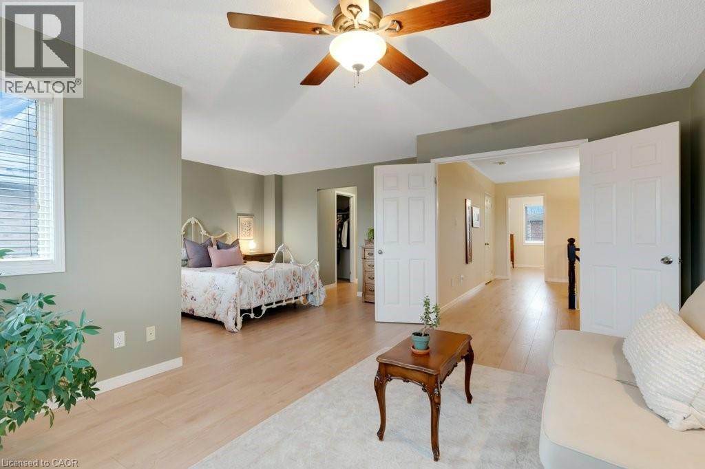 32 KINGFISHER Crescent thumbnail 24