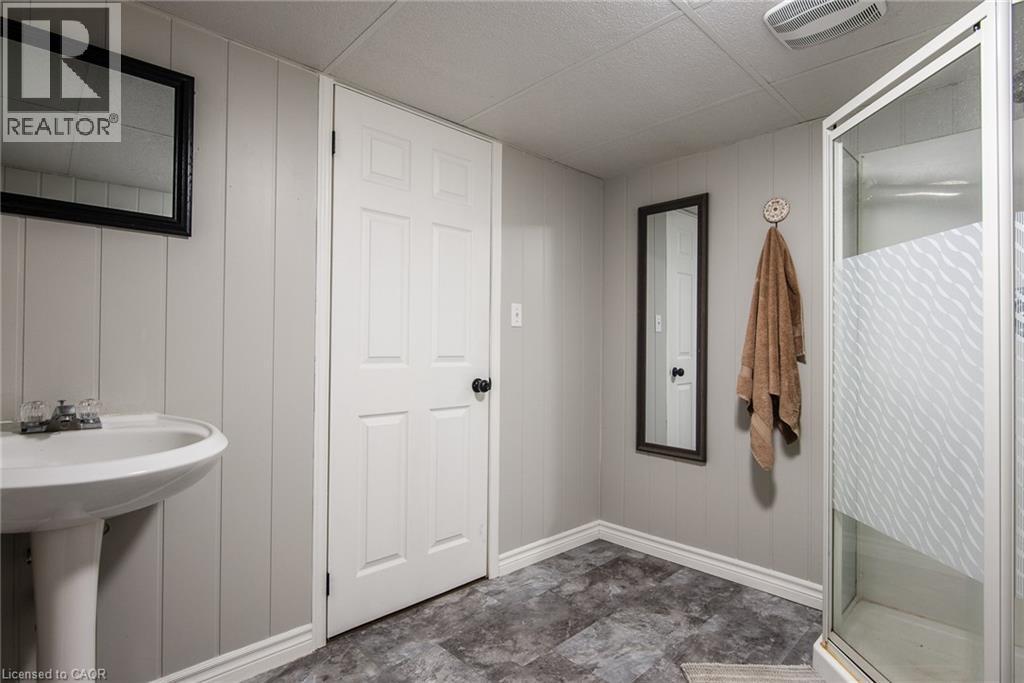 20 FORREST Avenue W Unit# 13 thumbnail 35