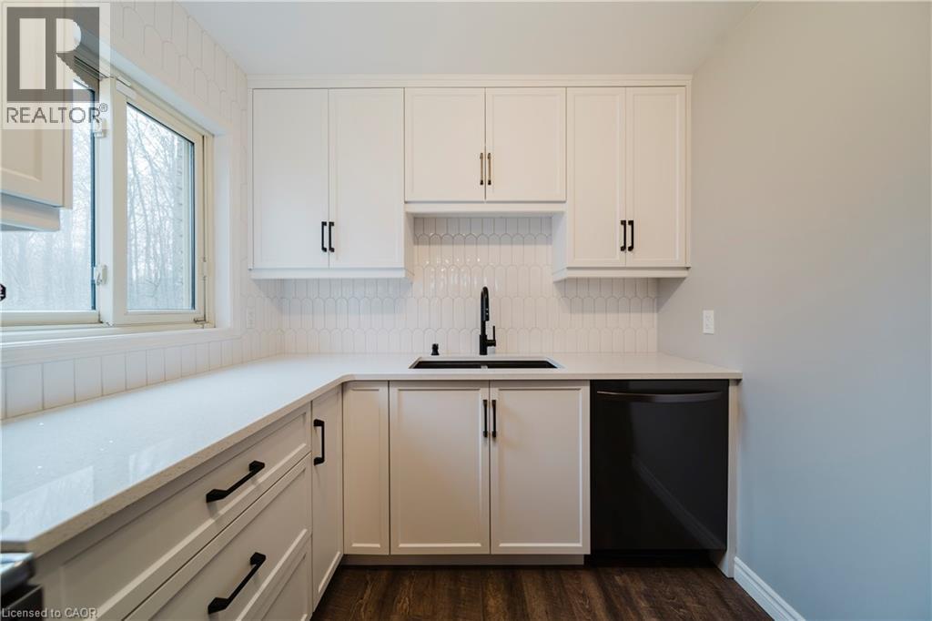 20 FORREST Avenue W Unit# 13 thumbnail 7