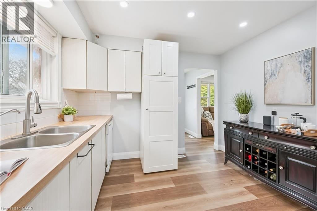 235 CEDARBRAE Avenue Unit# B thumbnail 17