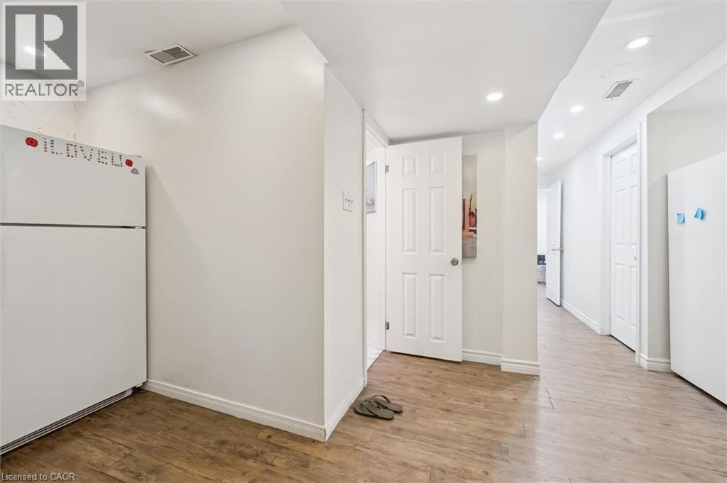 235 CEDARBRAE Avenue Unit# B thumbnail 27