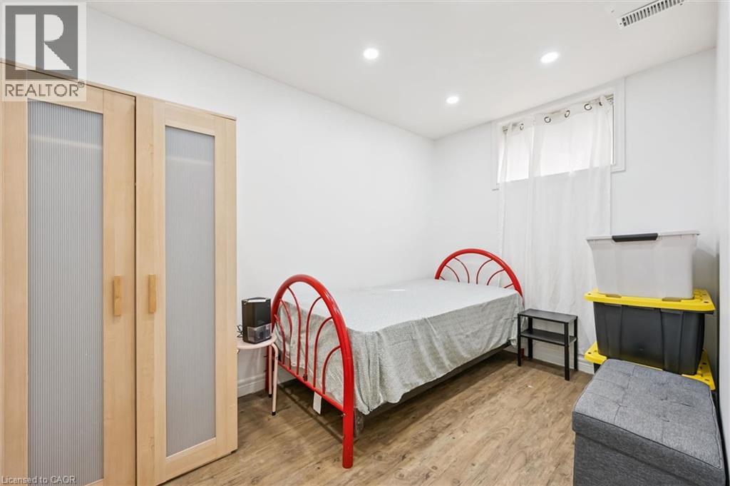 235 CEDARBRAE Avenue Unit# B thumbnail 31