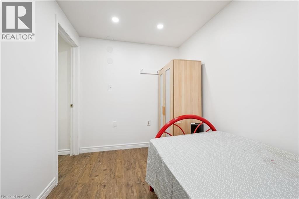 235 CEDARBRAE Avenue Unit# B thumbnail 32